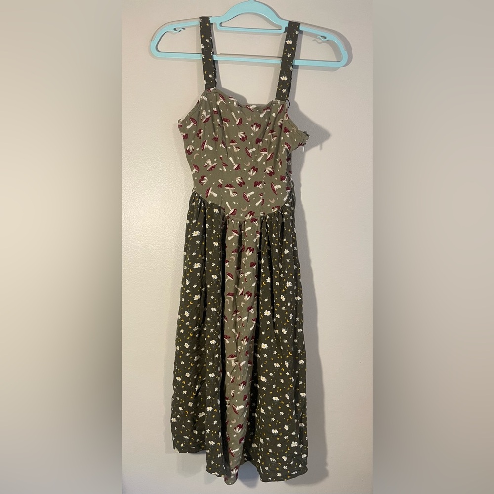Hot Topic Thorn & Fable Mushroom Green Color-Block Midi Cami Dress, Size S - Picture 4 of 8